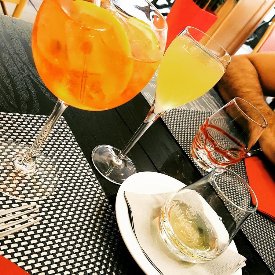 Le Lion D'Or Hotell Selles-sur-Cher Rum bild